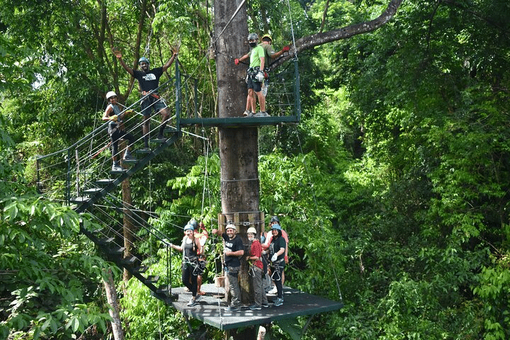 Excursió de tirolina pel canopy a Manuel Antonio