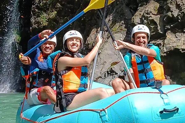 Ràfting en aigües braves al riu Naranjo | Classe III i IV