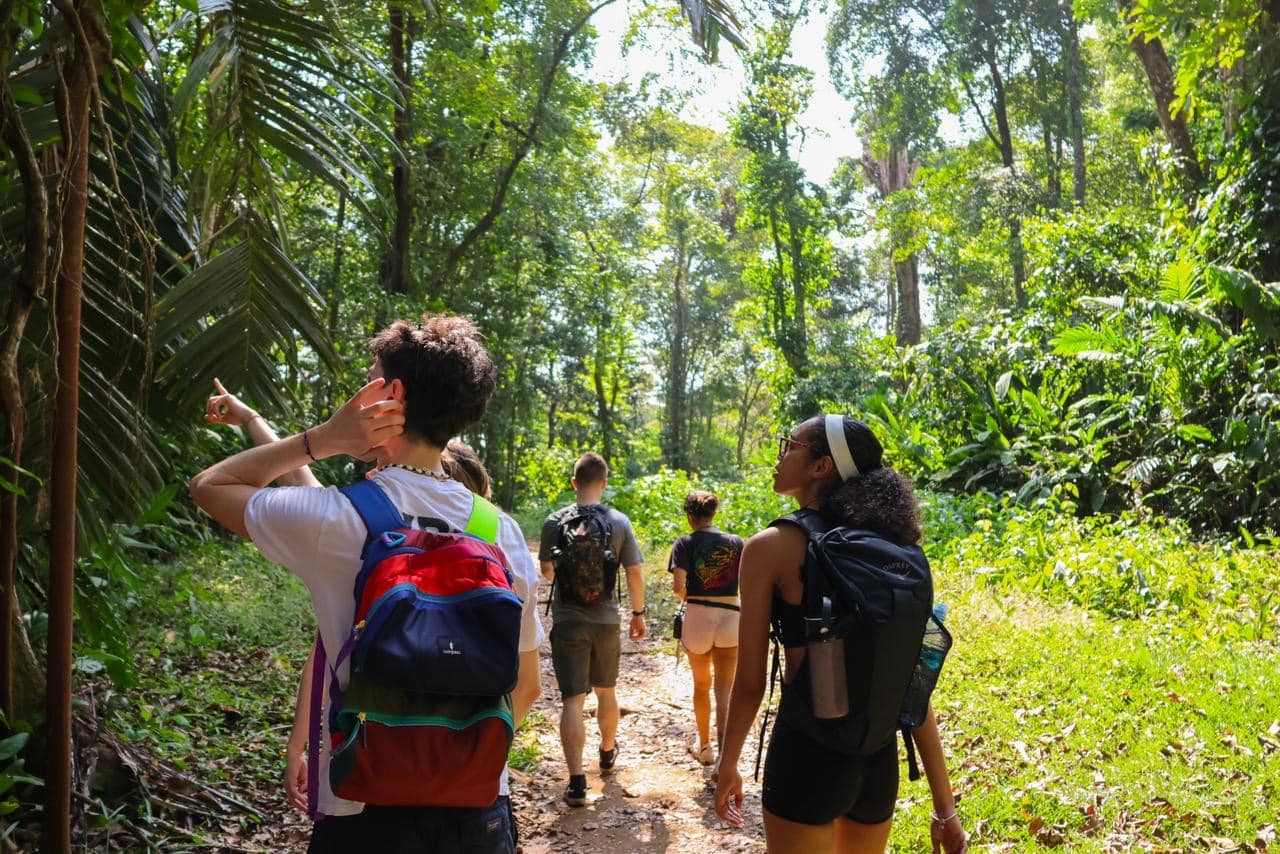 Experiencia profunda en el Refugio de Vida Silvestre de Manzanillo