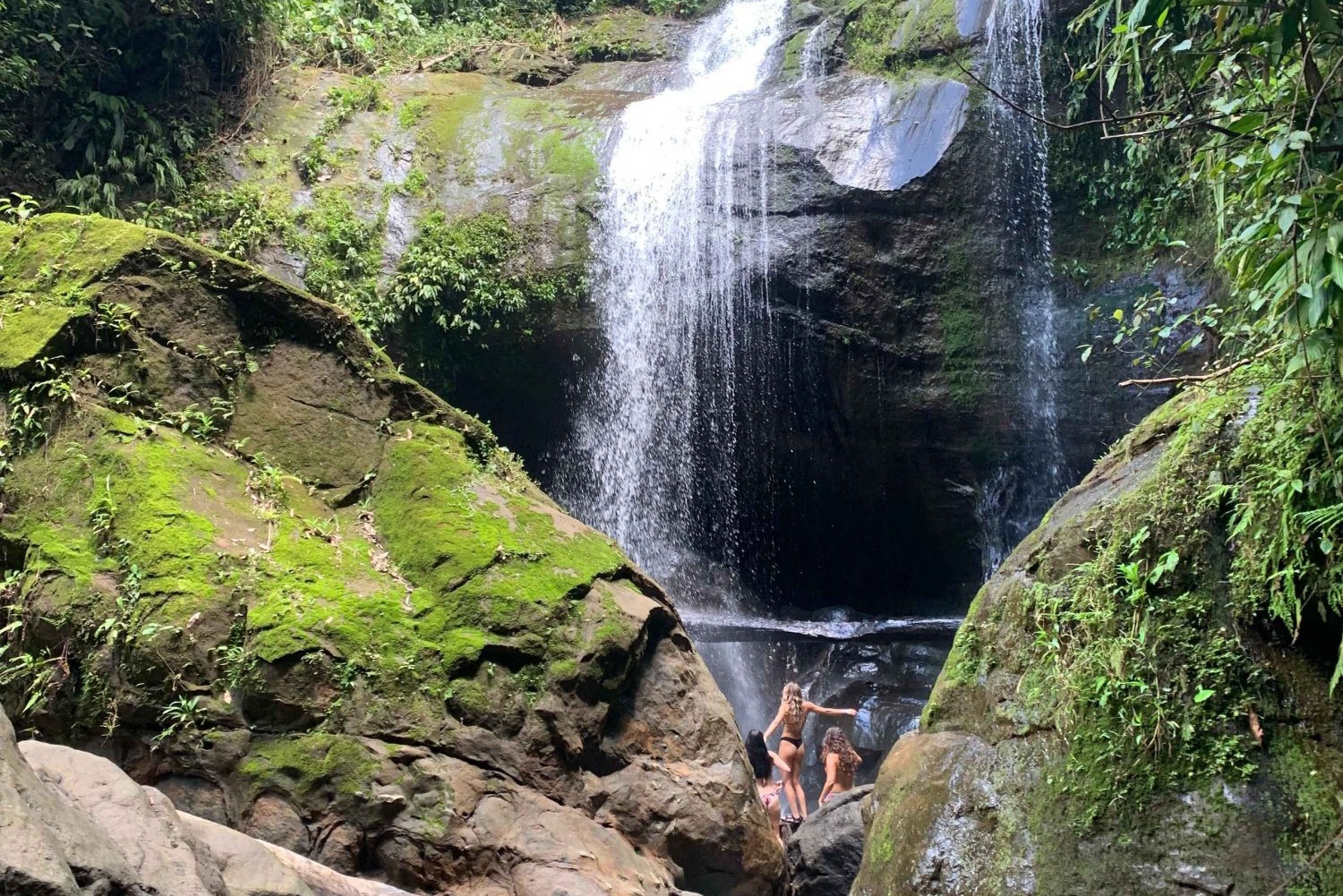 Aventura a la cascada de Volio