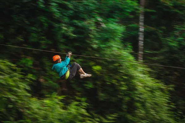 Canopy y tirolesa en Arenal