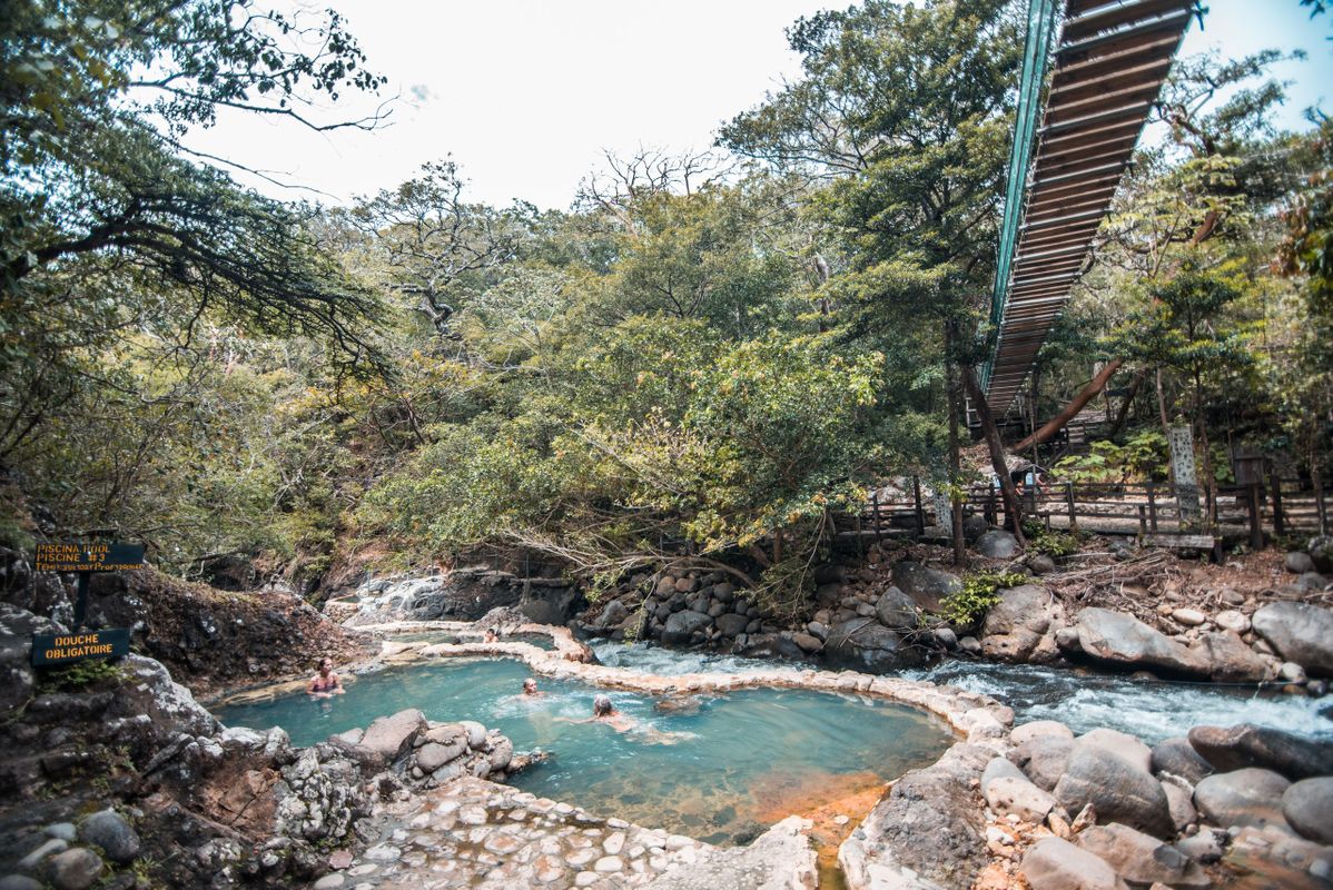 Aigües termals de Rio Negro - Bany de fang volcànic i entrada d'un dia