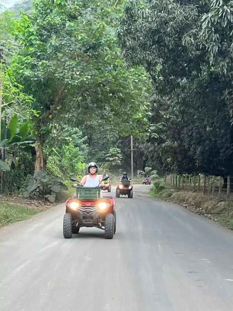 Excursió en quad a Nosara: ruta èpica per la selva fins a la cascada de Pilas Blancas