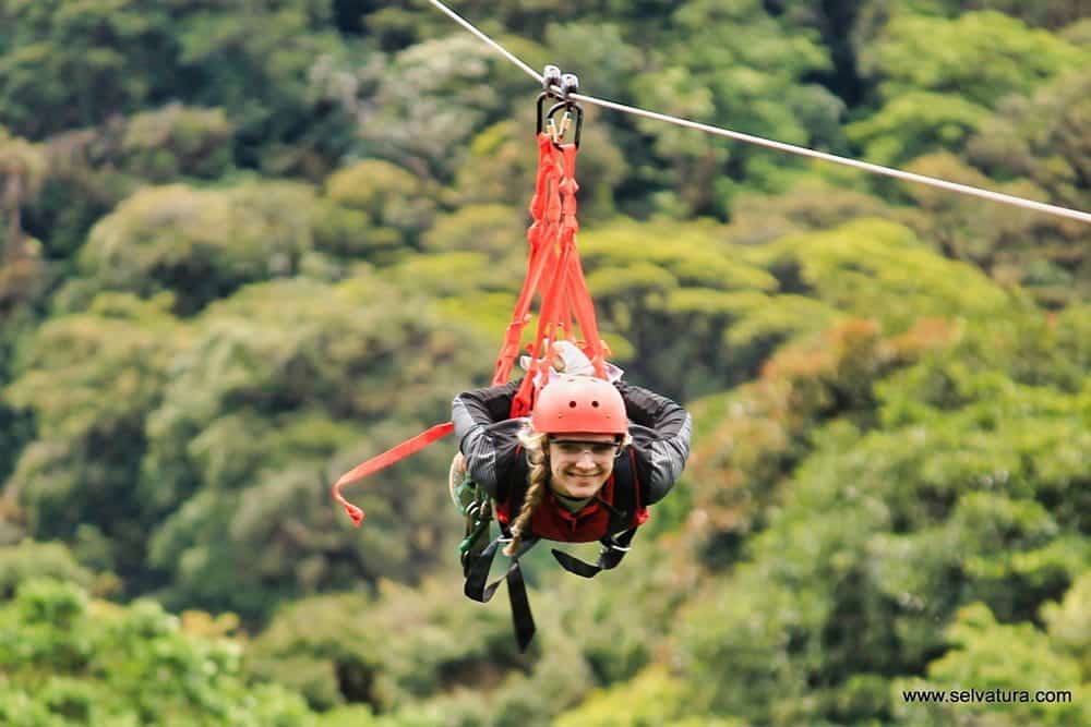 Excursió en tirolina pel dosser de Monteverde