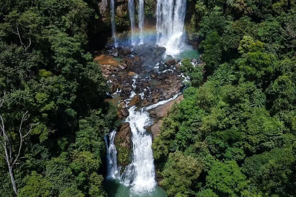 Tour de cascadas tropicales de día completo