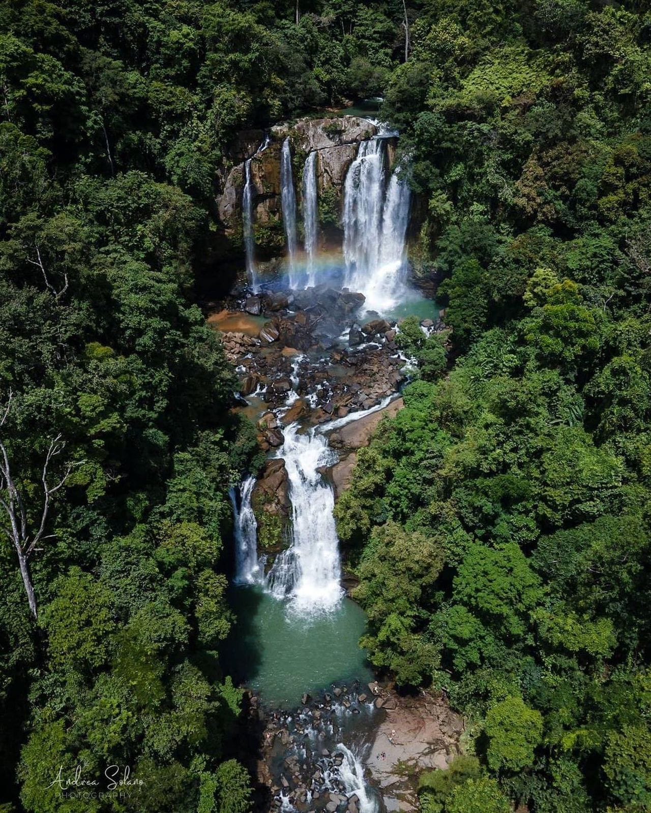 Excursió de dia complet a les cascades tropicals