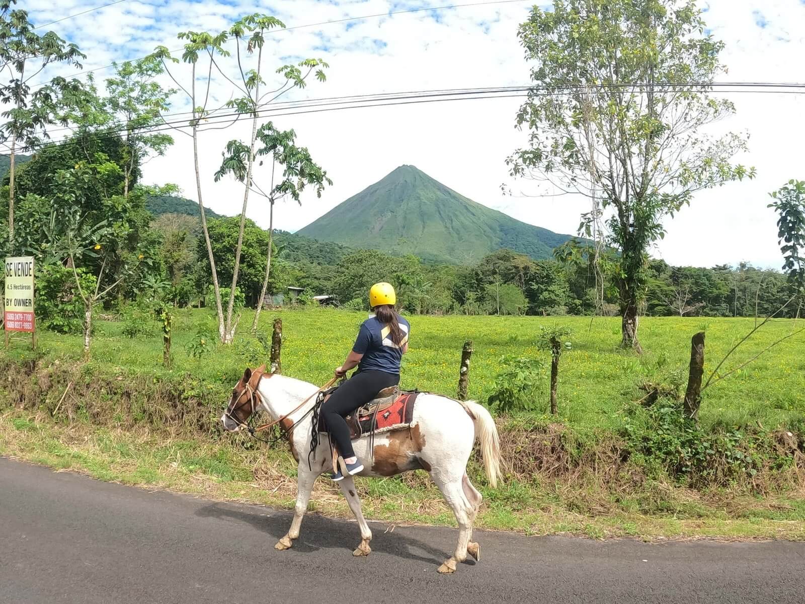 Paseo a caballo a la catarata de La Fortuna