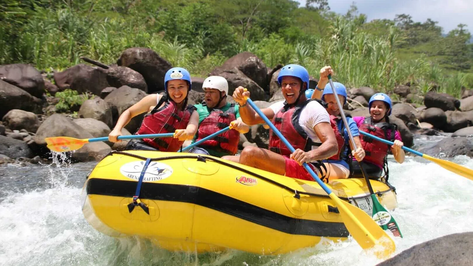 Excursió de rafting a Arenal – riu Balsa, classe 2 i 3