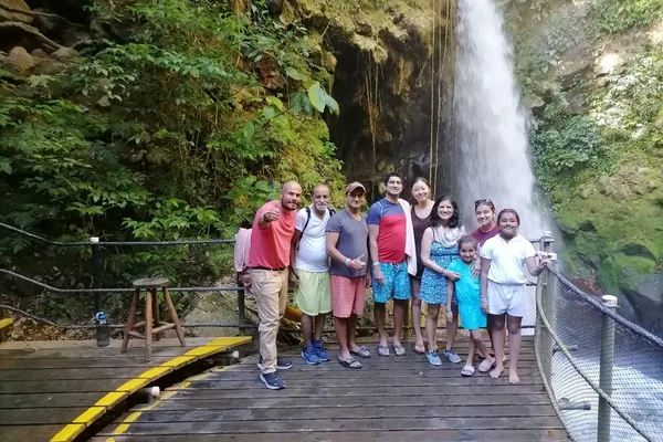 Cascadas y perezosos