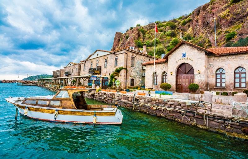 Assos
