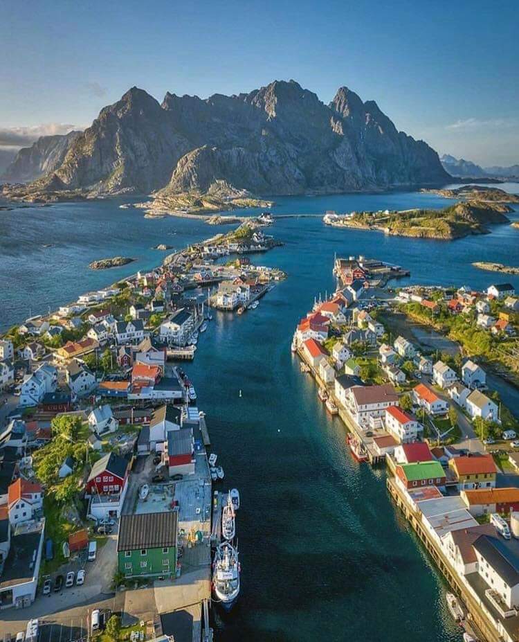Henningsvaer