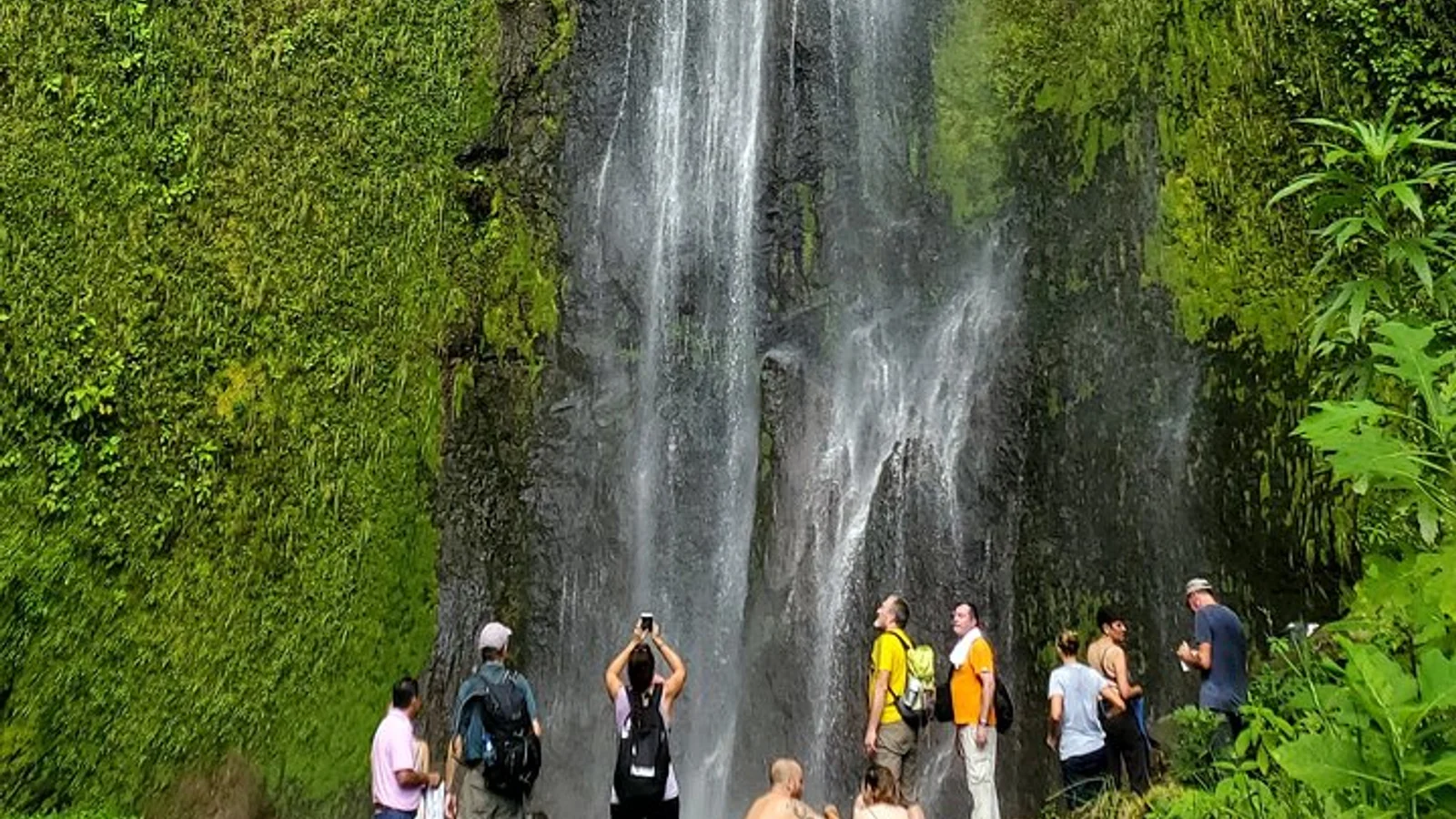 Tour de un día en Ometepe: catarata, kayak y atardecer