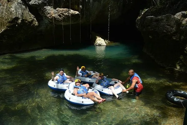 Cave tubing en Belice con V.i.V.