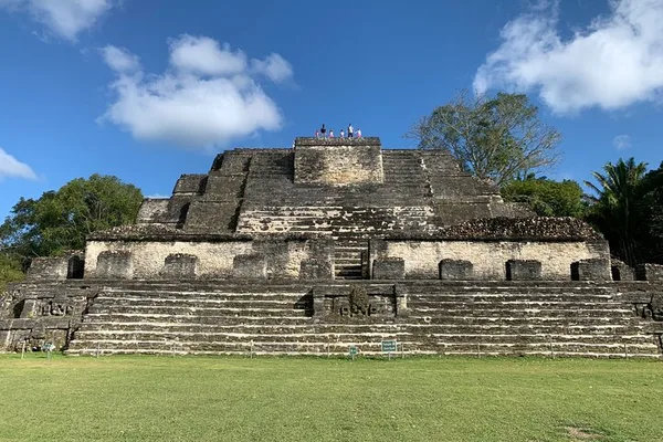 Templos mayas de Altun Ha y paraíso del cave tubing con almuerzo