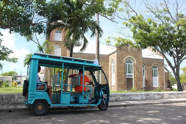 Tour turístico en TukTuk por la ciudad de Belice