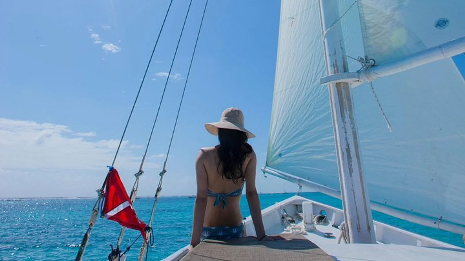 Ambergris Caye Sunset Sail Tour on the 40' Sirena Azul Sailboat