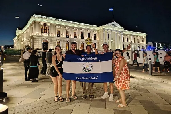 Divertido tour a pie por el centro histórico de San Salvador