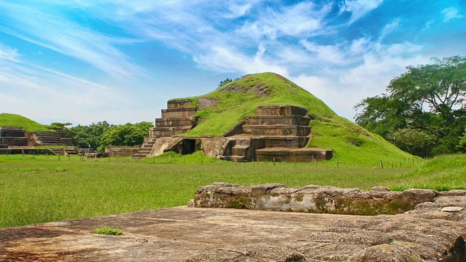 Best Full Day Combo Tour: Volcanoes, Lake and Mayan Sites