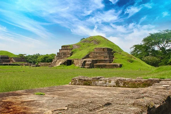 El mejor tour combinado de día completo: volcanes, lago y sitios mayas