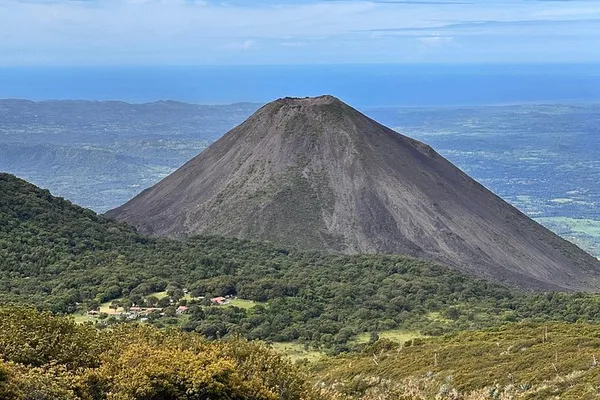 Caminata matutina al volcán de Santa Ana