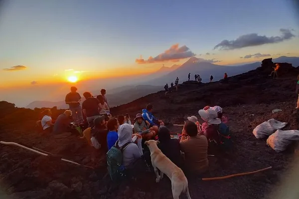 Caminata al volcán de Pacaya desde Antigua