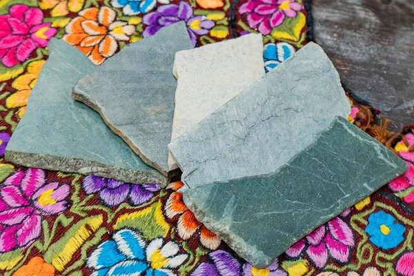 ¡Talla tu propia pieza de jade en Antigua!