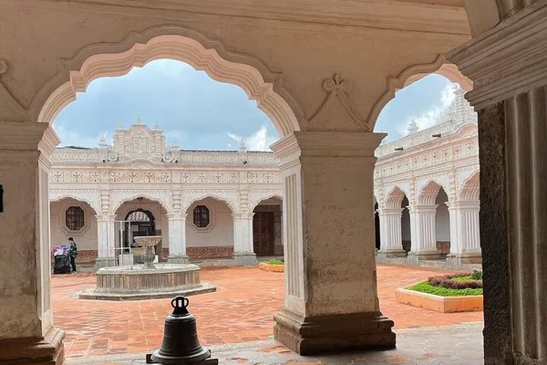 Tour cultural a pie por Antigua
