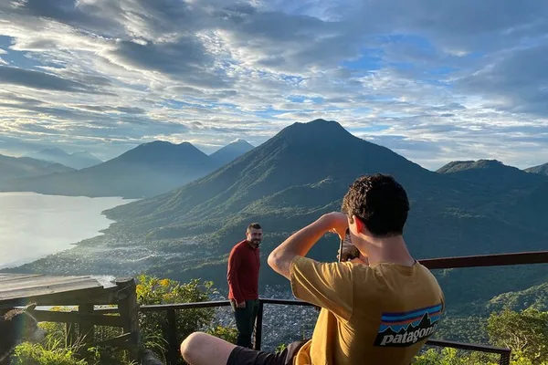 Tour al amanecer en el Indian Nose con vistas al lago de Atitlán