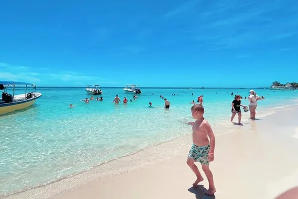 Monos y perezosos en Roatán + cata de chocolate y ron + tiempo de playa
