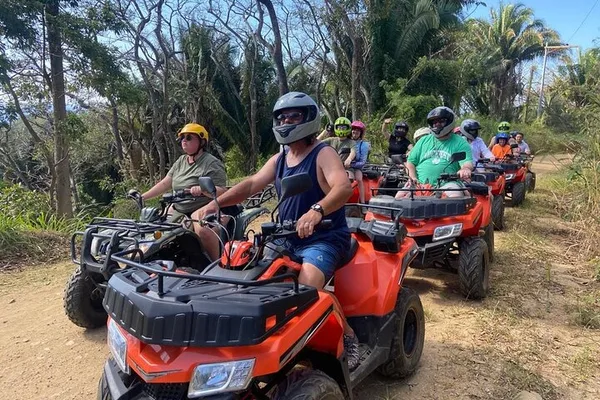 Tour en cuadriciclo por la jungla de Roatán, perezosos y monos, cata de chocolate y ron