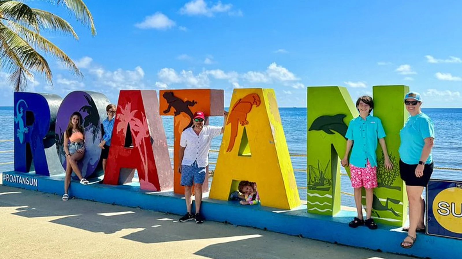 Customizable Roatán Private Tour: Rum, Chocolate & Island Culture
