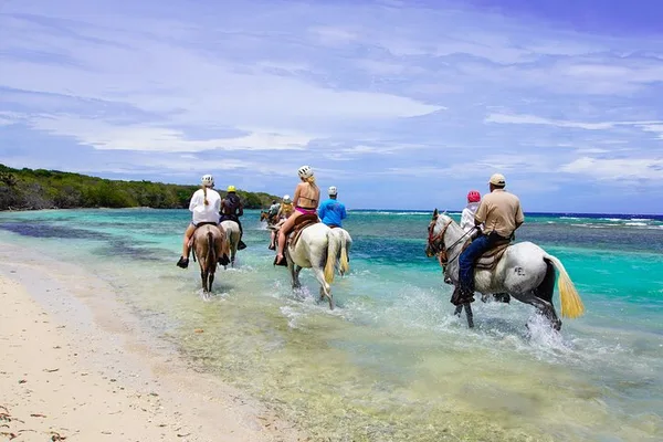 Safari en ATV y aventura a caballo en Mahogany Bay