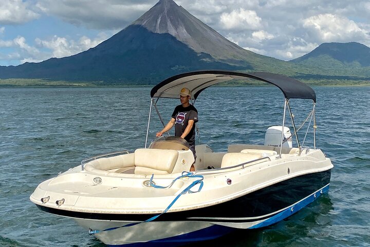Lake Arenal Private Deck Boat Cruise with Paddleboards