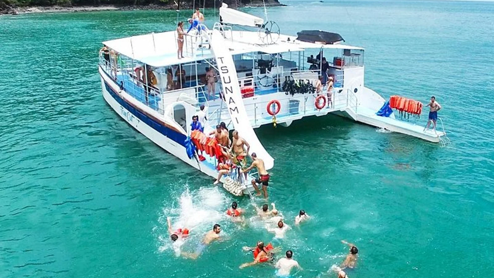 Flamingo, Guanacaste All Inclusive Catamaran Snorkel Adventure