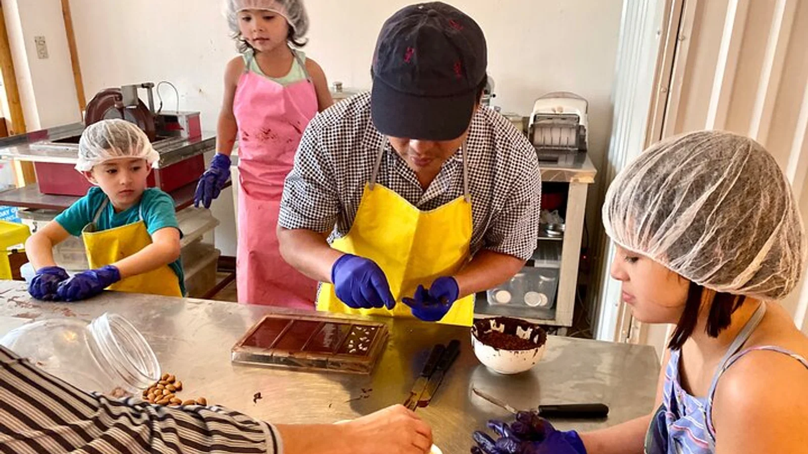 Chocolate Making and Tasting at a Local Factory in San José